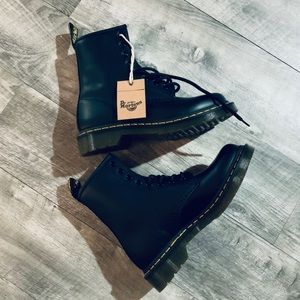 ‼️NWT‼️ Dr.Martens (1460) Women Boots